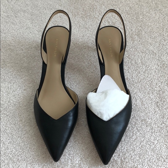 Ann Taylor Shoes - Ann Taylor Elvira Leather Pump